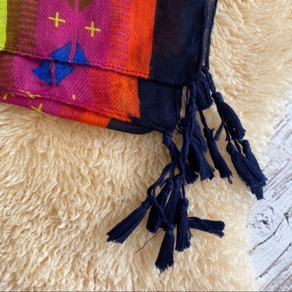 Beautiful colorful scarf - Picture 4 of 4